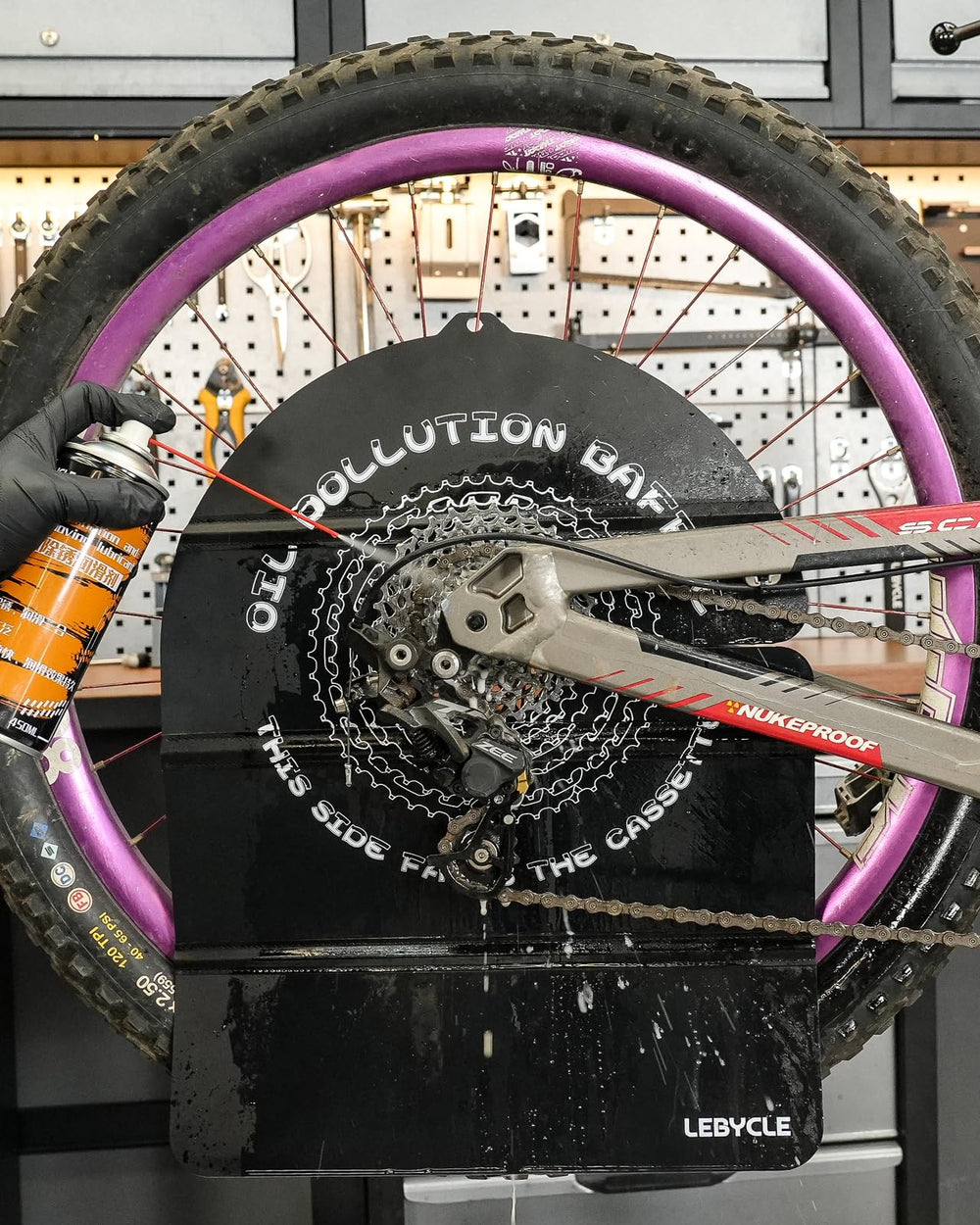 LEBYCLE covering disc brake in workshop for tidy maintenance