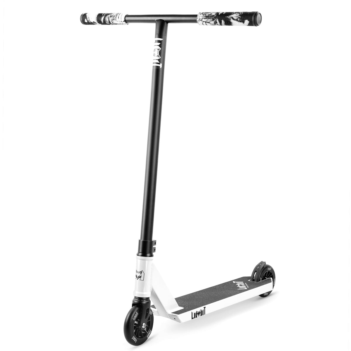Limit scooter front profile showing stable stance and easy control