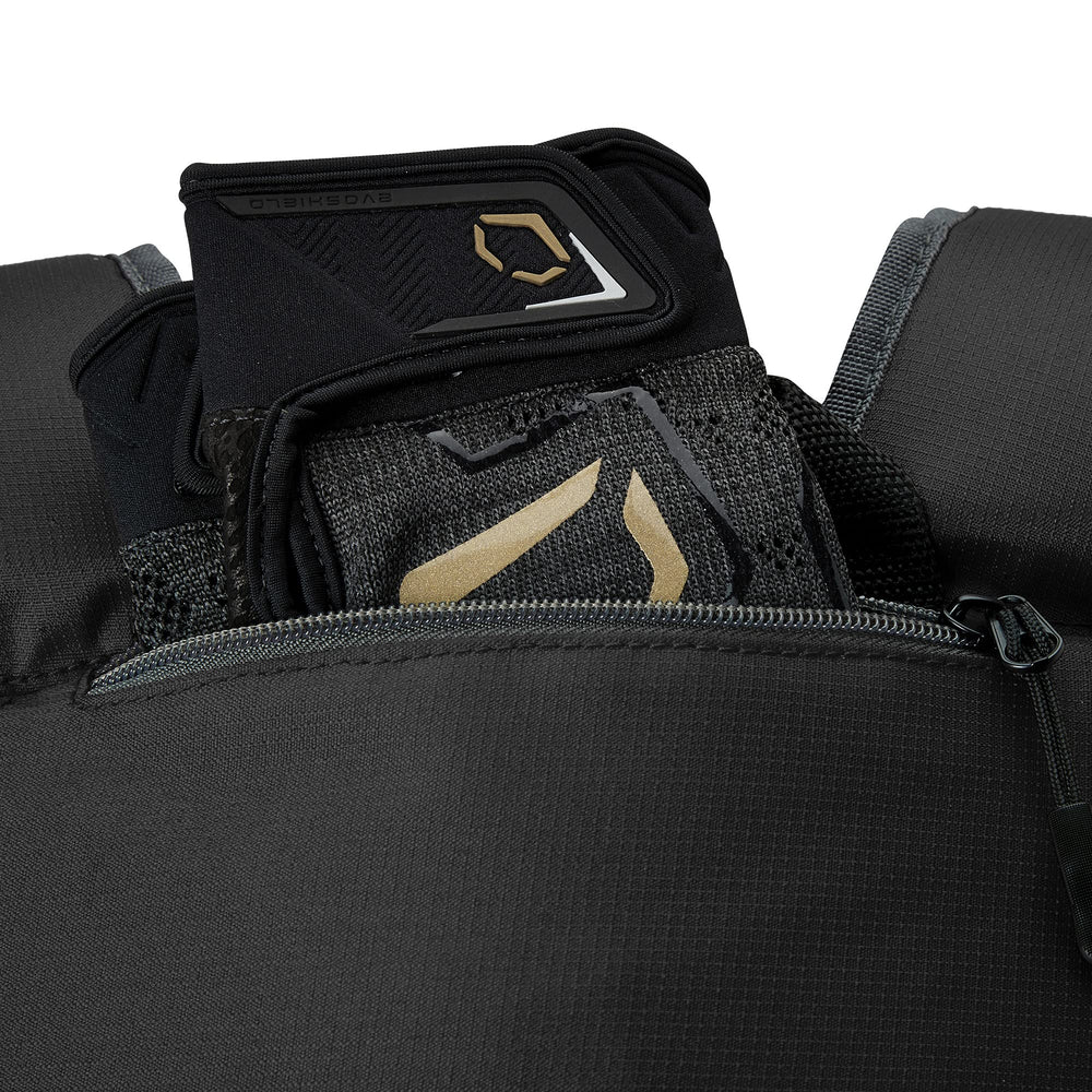 Louisville Slugger J-style fence hook hanging bag for quick access