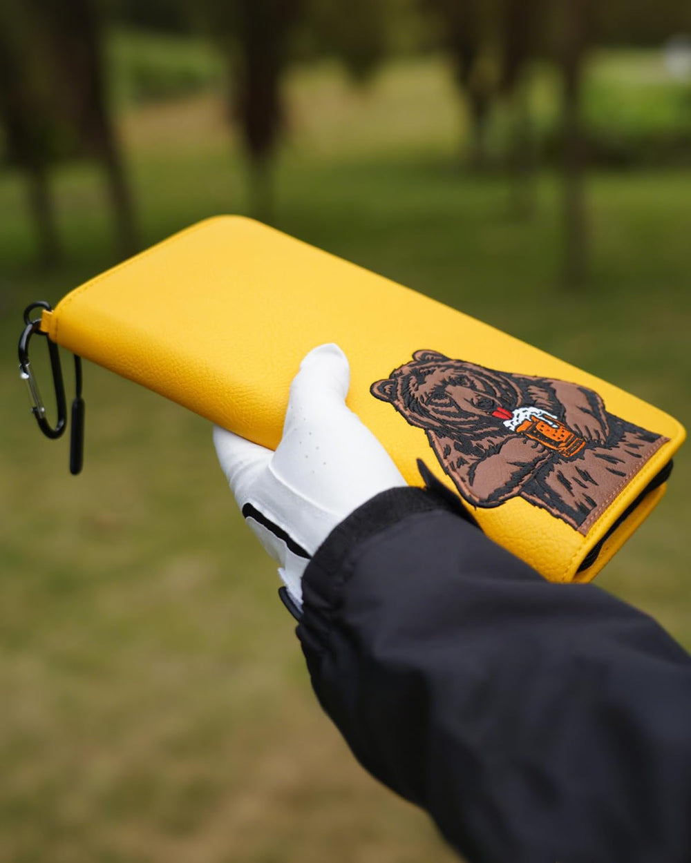 LZFAN internal zippered pocket detail secures valuables and tees