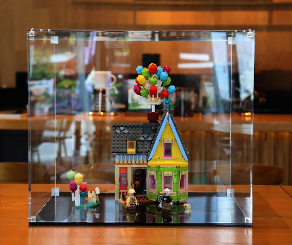 MaiiTiproll on shelf in living room offering gallery-style presentation and appeal