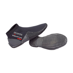 Mares Equator front view showing flexible neoprene and lightweight travel benefit