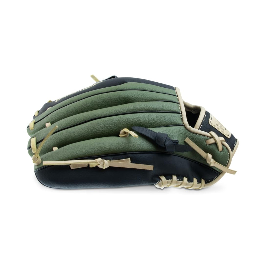 Marucci SWFT115 in-hand scale demonstrating size and quick transfer benefit