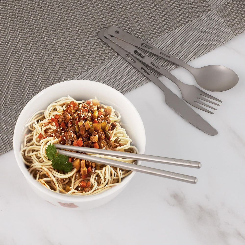 MAXCOOK chopsticks close detail showing ergonomic grip for comfortable eating