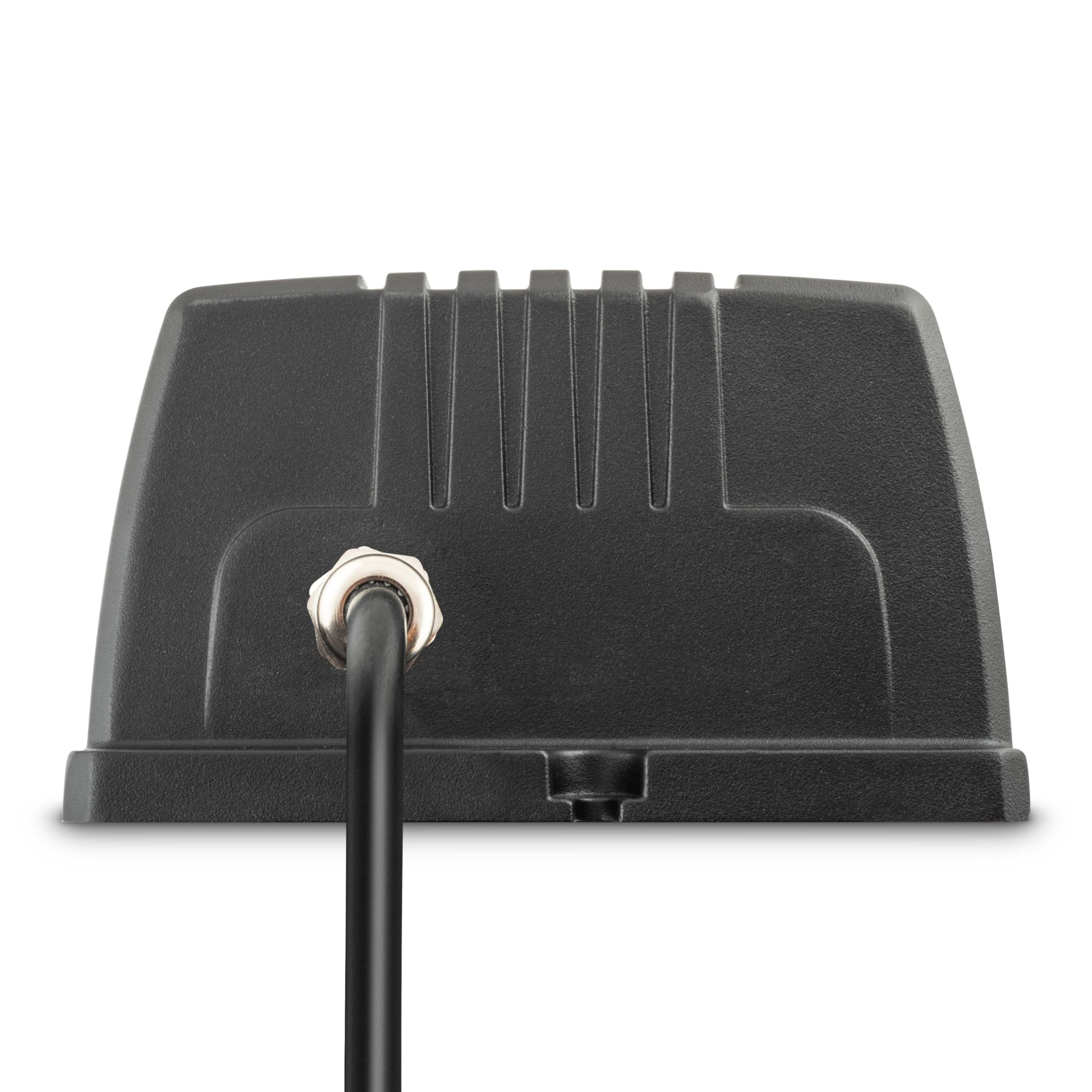 Minn Kota installed on boat console keeping batteries charged for longer trips