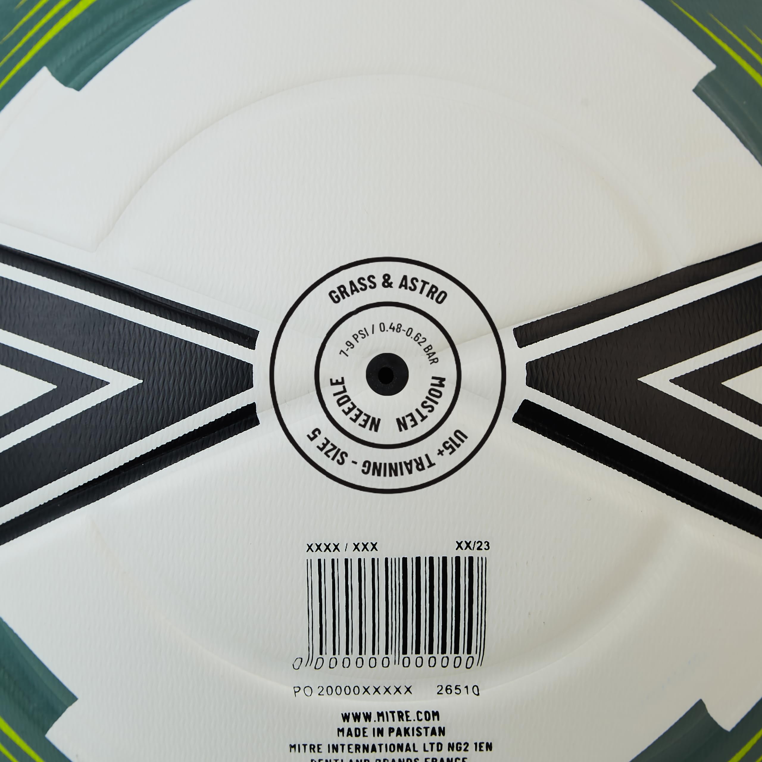 Mitre IMPEL ONE Hyperflow moulded grooves detailed view for steadier flight