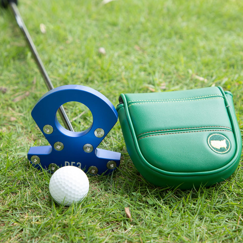 montela golf magnetic closure detail ensuring secure, easy on-off function