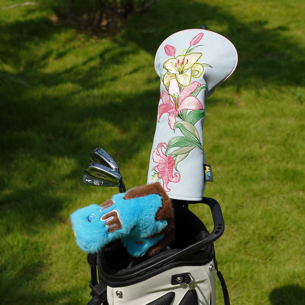 mytag interior texture and padding visible for cushioned club protection