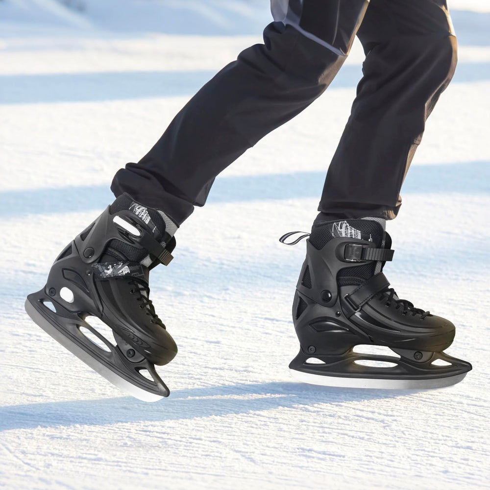 Nattork plush lining and ankle padding for warm, comfortable wear