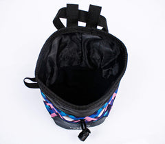 NOBOROU open zippered pocket holding a phone and keys for secure storage