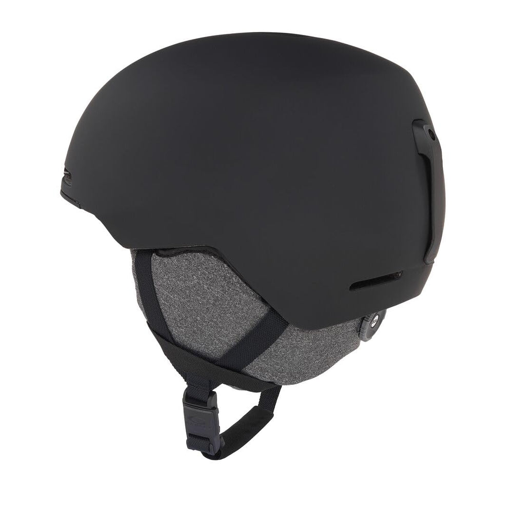 Oakley MOD1 Fidlock buckle close-up for quick glove-friendly fastening