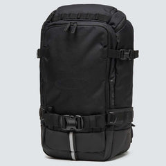 Oakley Peak RC 25L base close-up showing water-repellent bottom protection