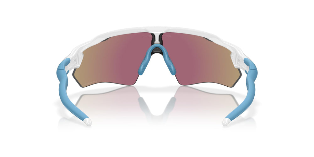 Oakley three-point fit diagram showing secure, pressure-free lens positioning