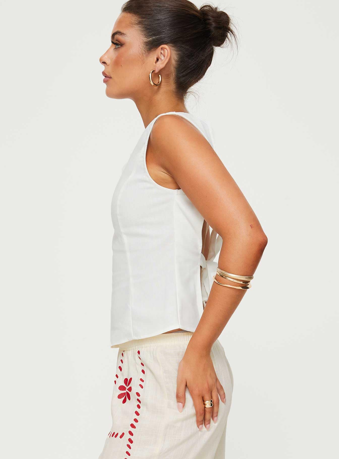 Princess Polly Lilitina top fabric texture closeup showing linen blend breathability