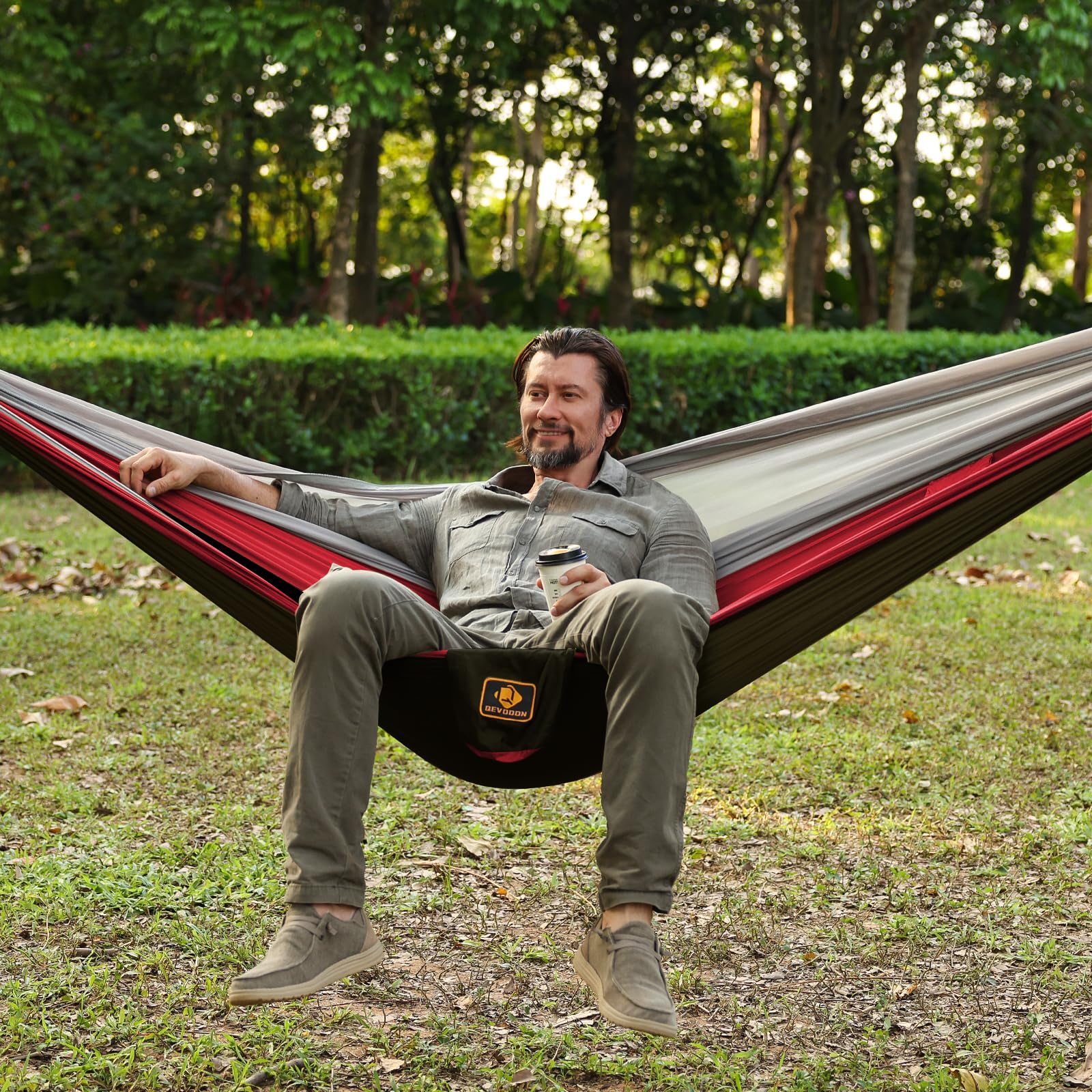 Qevooon hammock with two people demonstrating roomy double support