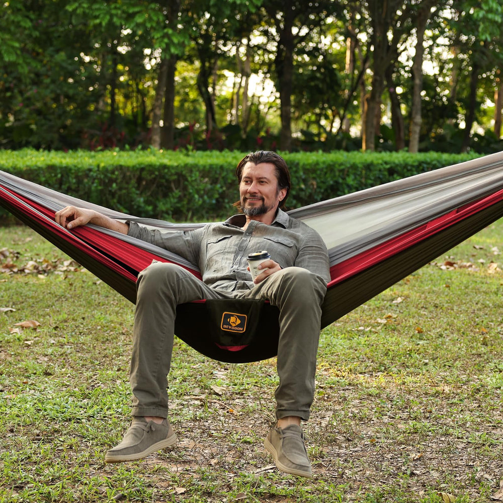 Qevooon hammock with two people demonstrating roomy double support