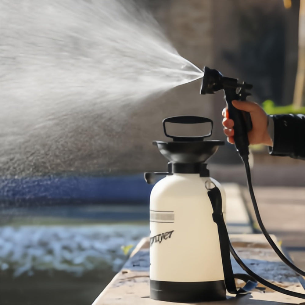 QIYUNI closeup of ergonomic pump handle for comfortable pressurizing