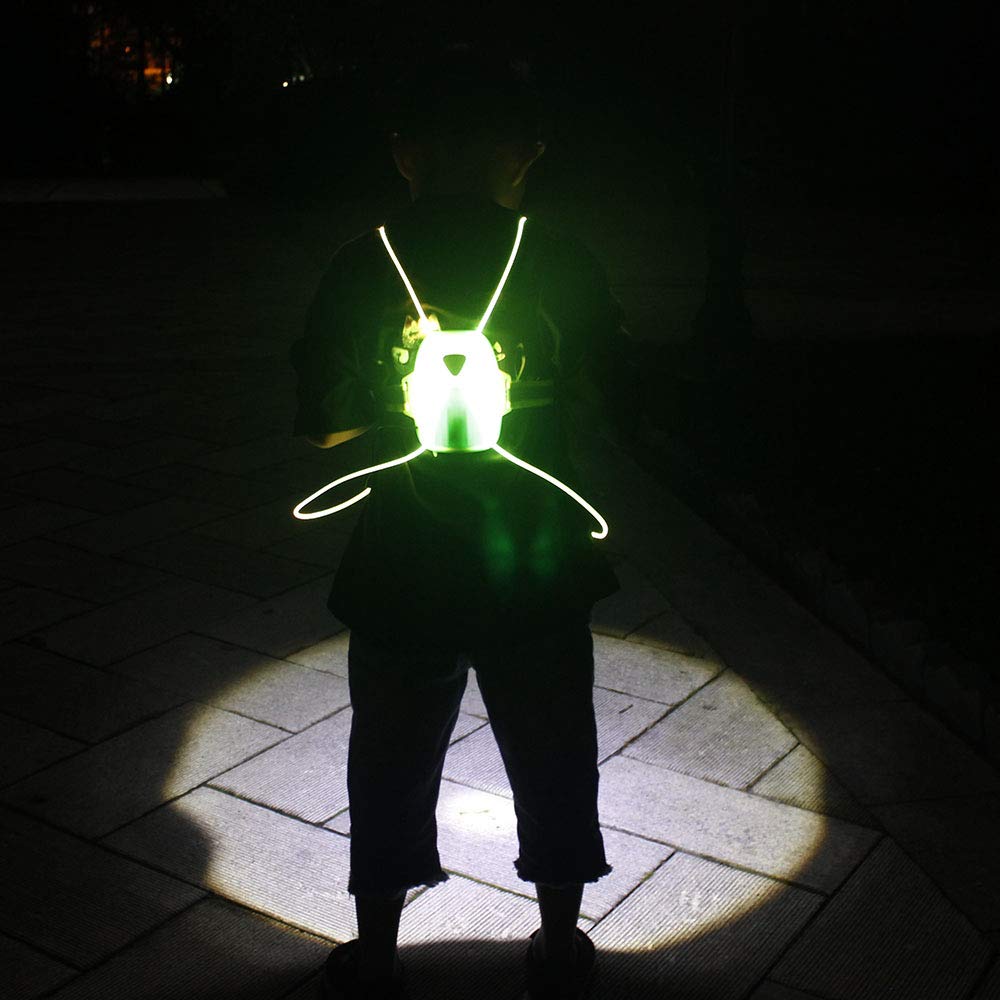 QNLALZM back view on cyclist at night illustrating rear visibility benefit