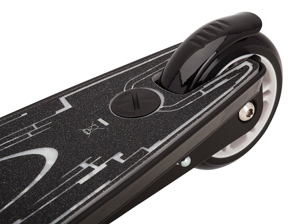 Razor Tekno handlebar detail showing grips and stem for comfortable control