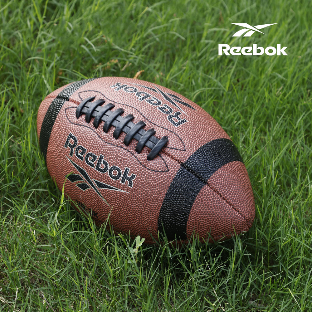 Reebok VR-3K beside a ruler showing junior size for appropriate fit