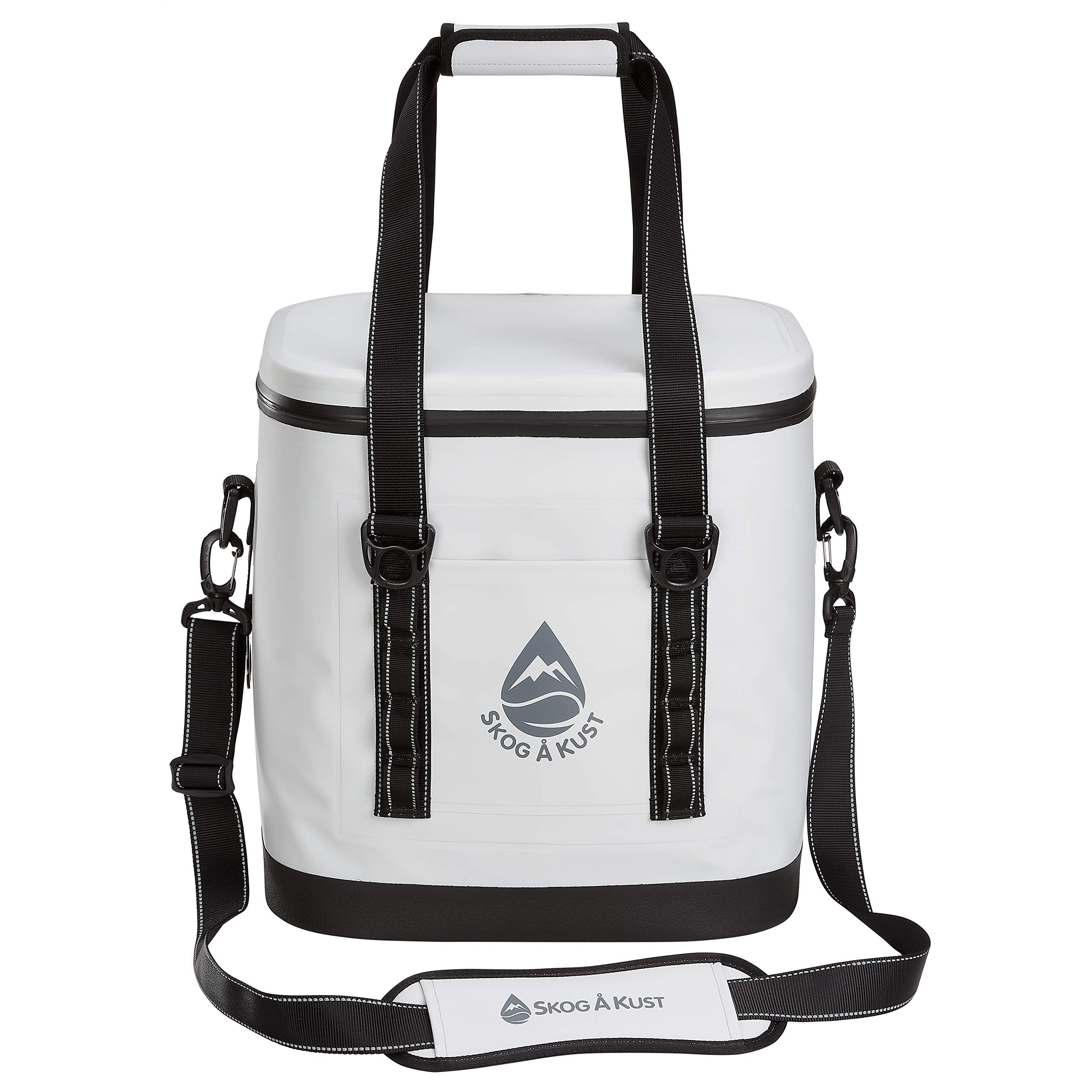 Såk Gear handheld cooler on grass demonstrating easy transport and outdoor use benefit