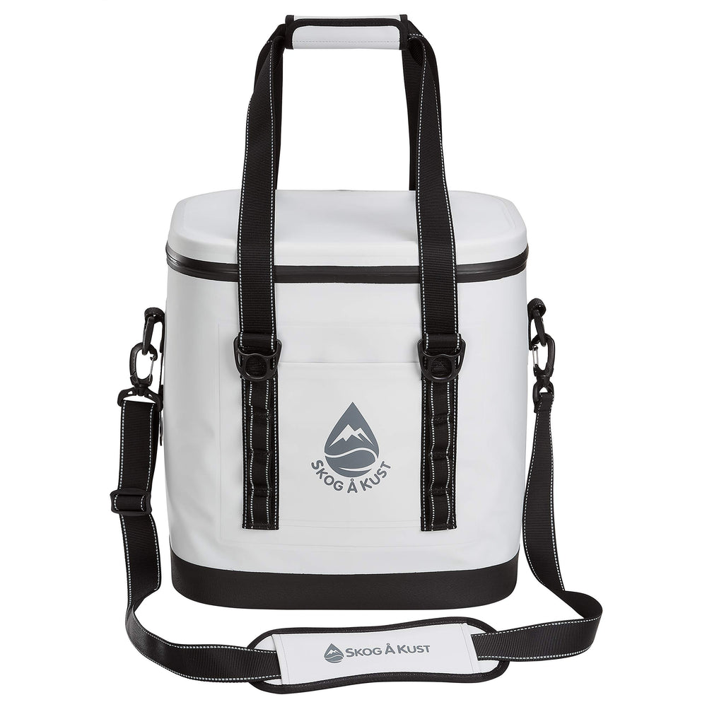 Såk Gear handheld cooler on grass demonstrating easy transport and outdoor use benefit