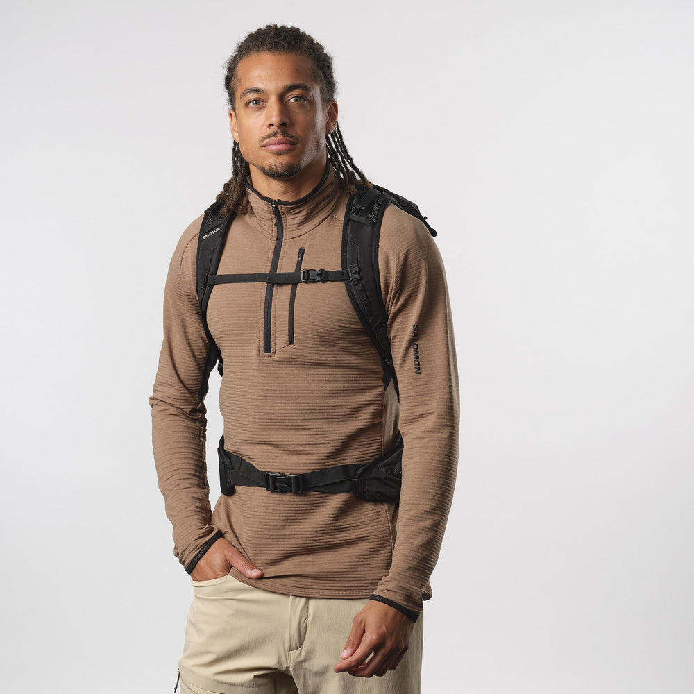 Salomon Trailblazer 30 breathable 3D padded back panel for cooler carry