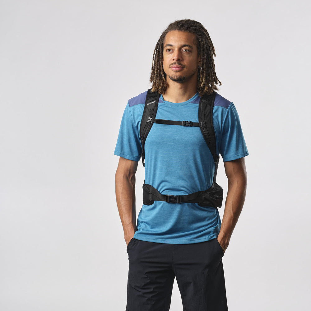 Salomon Trailblazer 20 back panel showing perforated 3D foam for cooler carry