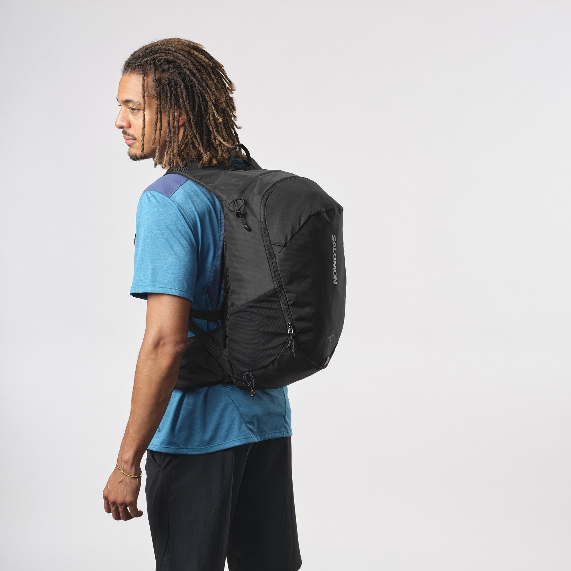 Salomon Trailblazer 20 top pocket open with key holder for secure small items