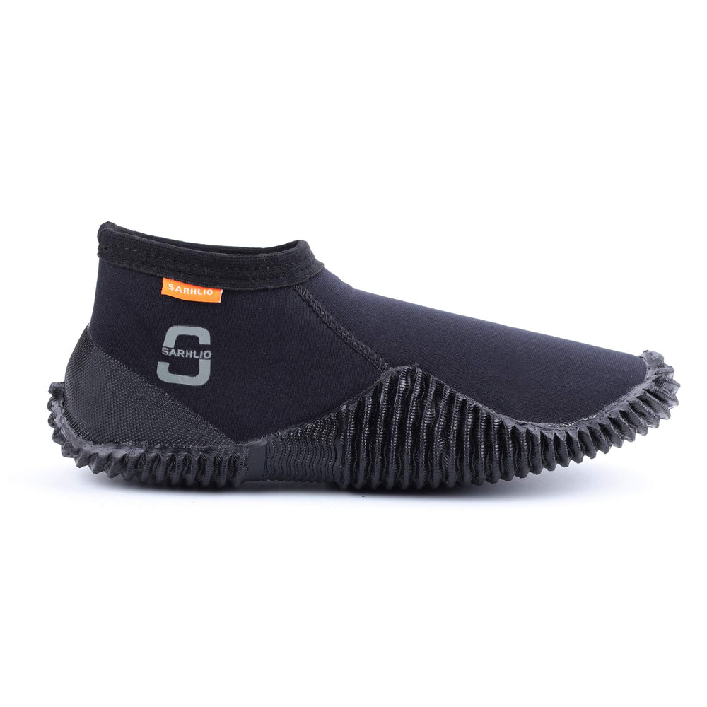 SARHLIO close-up of rubber sole highlighting anti-slip grip benefit