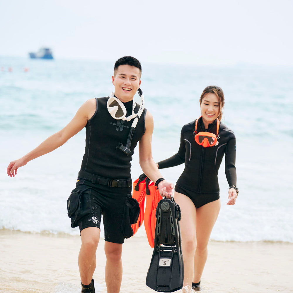 SCUBAPRO Escape attached to mask in water for convenient snorkel use