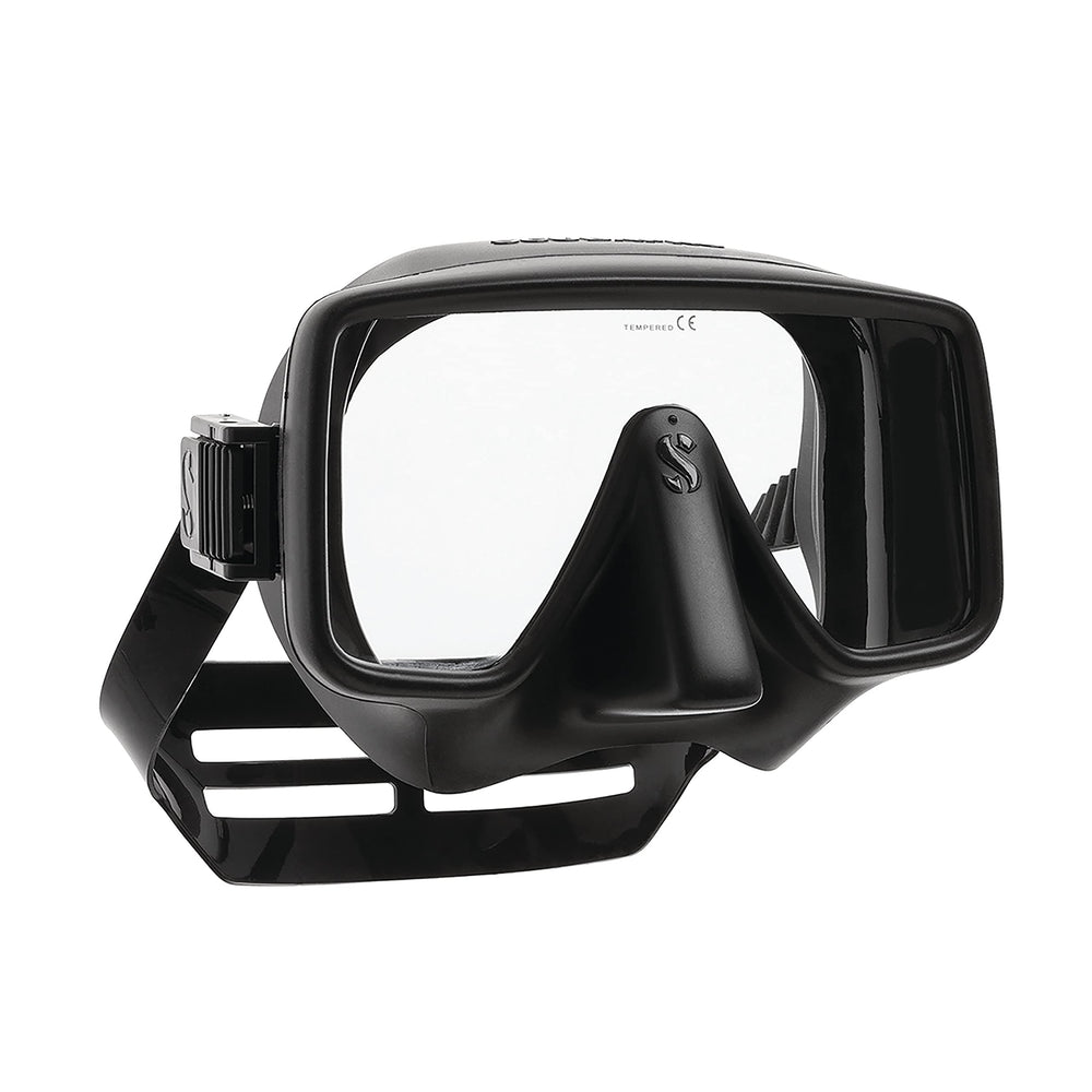 SCUBAPRO Frameless Gorilla mask front view showing extra-large lens and clearer sightlines
