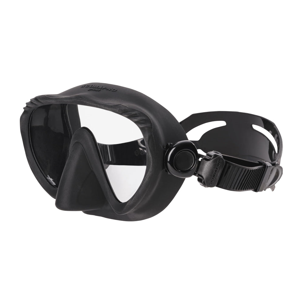 SCUBAPRO Ghost Ultra Clear lens detail delivering distortion-free underwater viewing