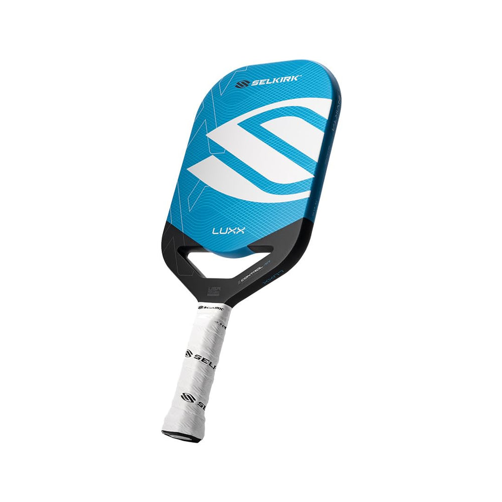 Selkirk Sport LUXX Control front face showing carbon fiber for precise shots