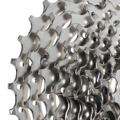 Shimano 105 CS-R7000 side teeth profile close-up highlighting precise tooth ramps for smooth engagement