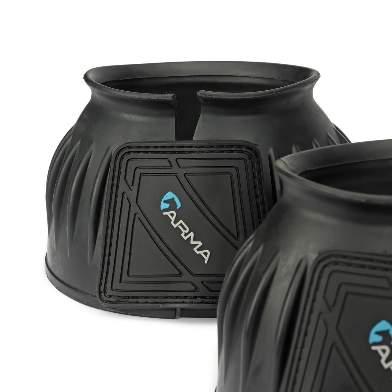 Shires Arma back fastening detail with double Velcro for secure fit