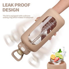 SIEROZUR lid and straw close-up showing lockable flip-top for leakproof convenience