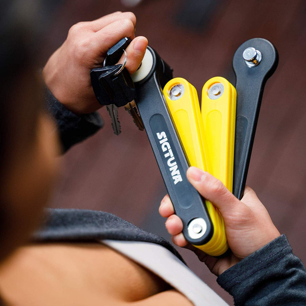 SIGTUNA mounted on bottle cage showing convenient carry option