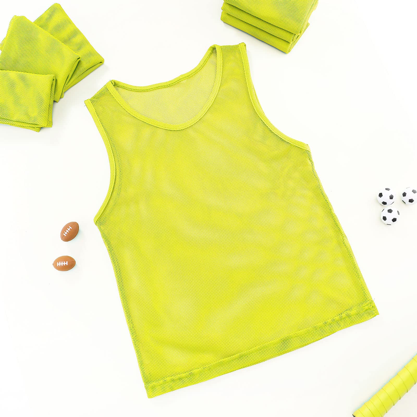 Sintege brand label and reinforced seams showcasing durability and reliable stitching