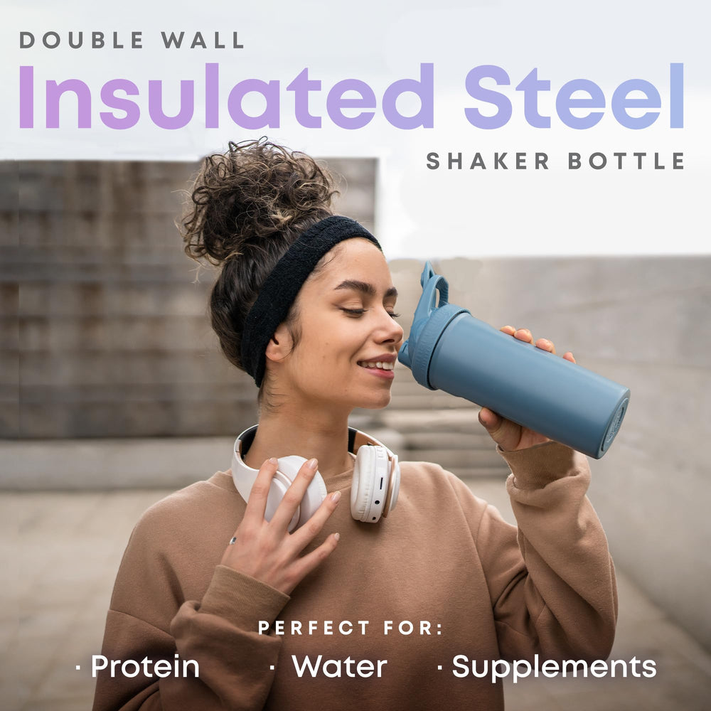Smartshake faded blue with ice and smoothie showing cold retention benefit