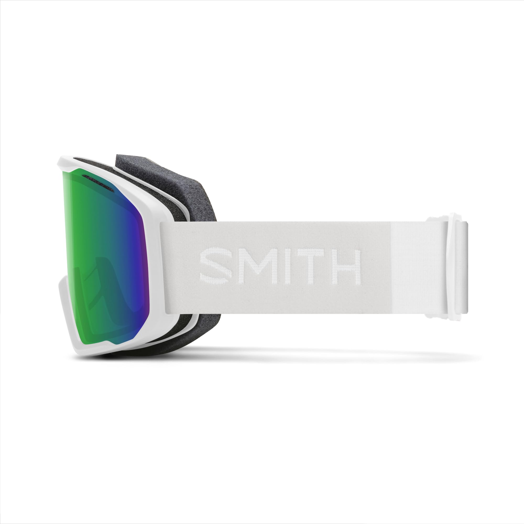 SMITH Blazer close-up of cylindrical Carbonic-x lens highlighting clarity benefits