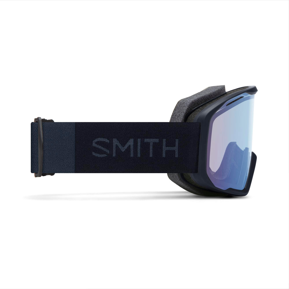 SMITH blazer foam and strap detail showing DriWix foam and secure, comfortable fit benefit