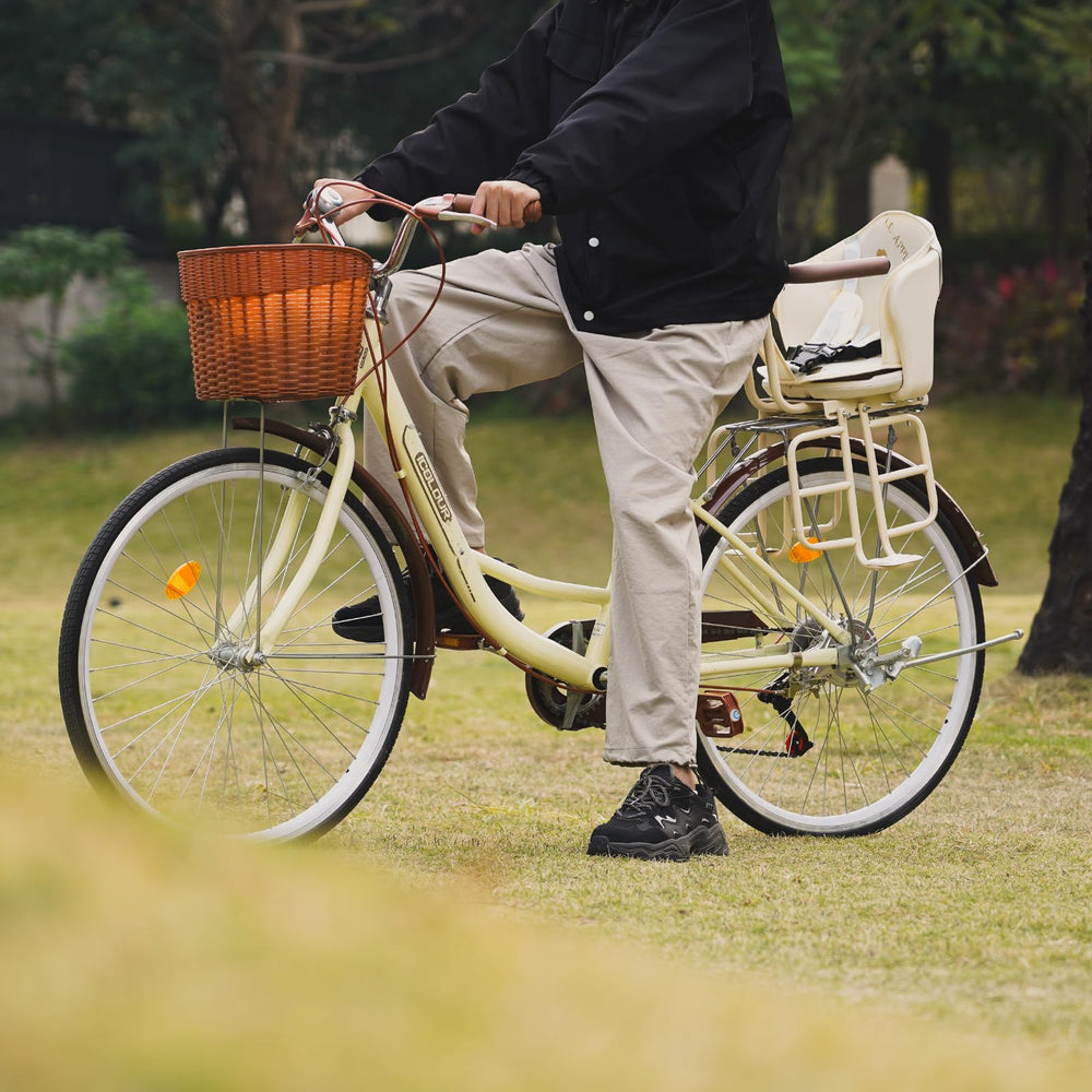 SNMUMU lifestyle shot on city bike illustrating everyday transportation convenience