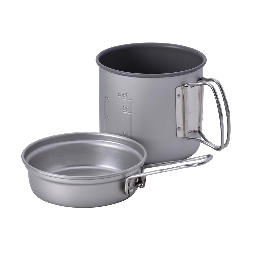 Snow Peak Trek 900 front view showing lightweight pot and frypan for compact cooking