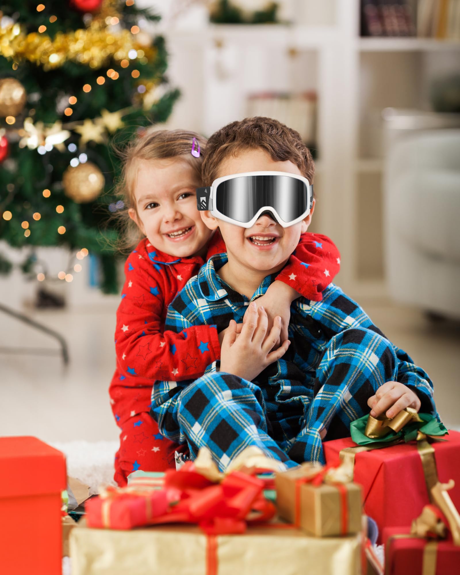 SNOWER size comparison with glasses showing OTG space and comfortable fit