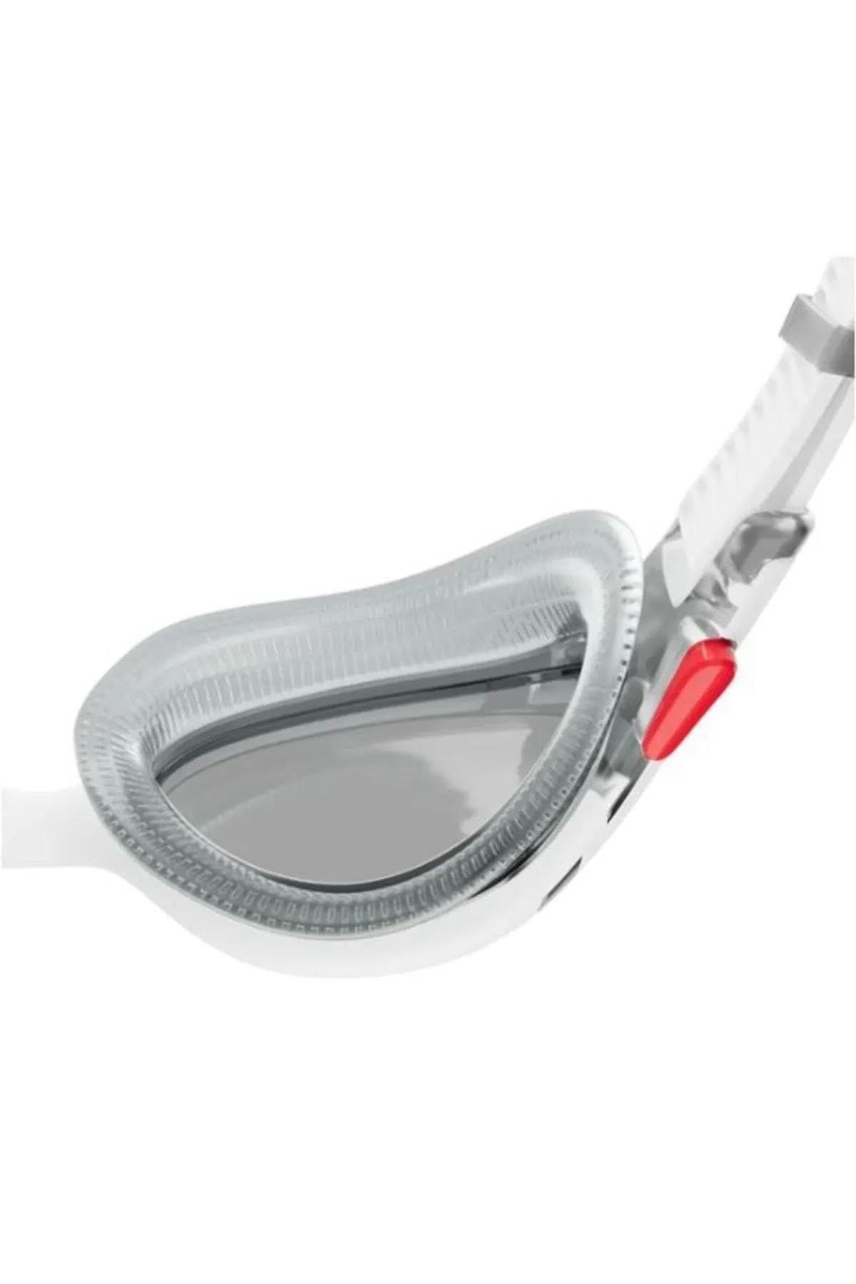 Speedo Biofuse 2.0 worn by swimmer demonstrating stable fit and improved peripheral sight
