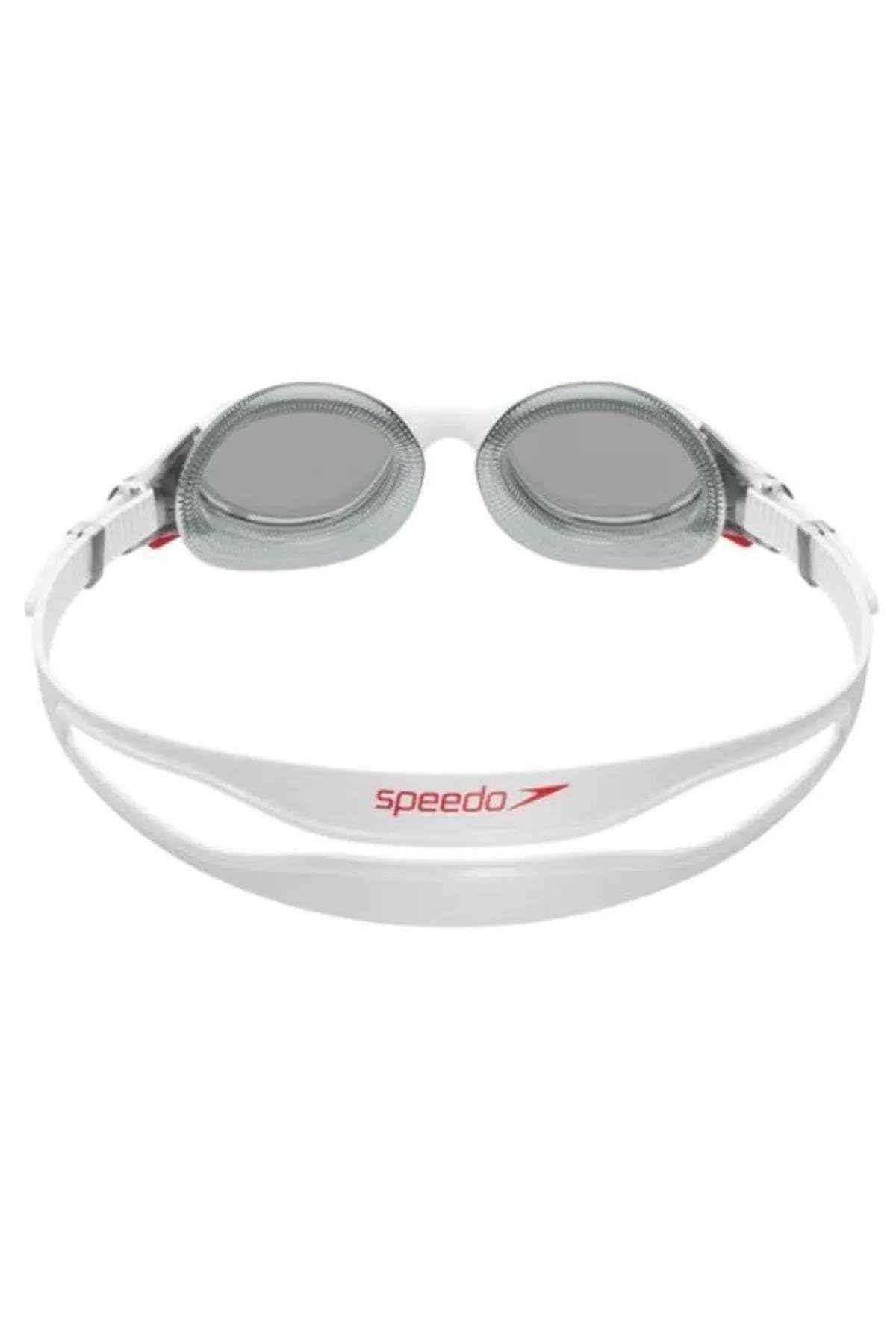 Speedo Biofuse 2.0 push-button buckle image showing fast secure strap adjustment
