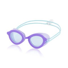 Speedo front view of child goggles shows fit and easy visibility benefit