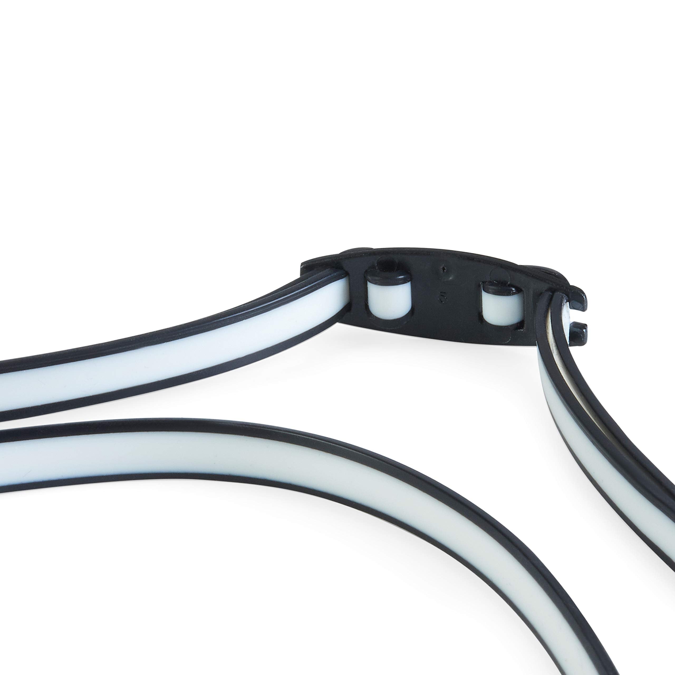 Speedo goggles worn in pool demonstrating comfortable seal and unobstructed sight