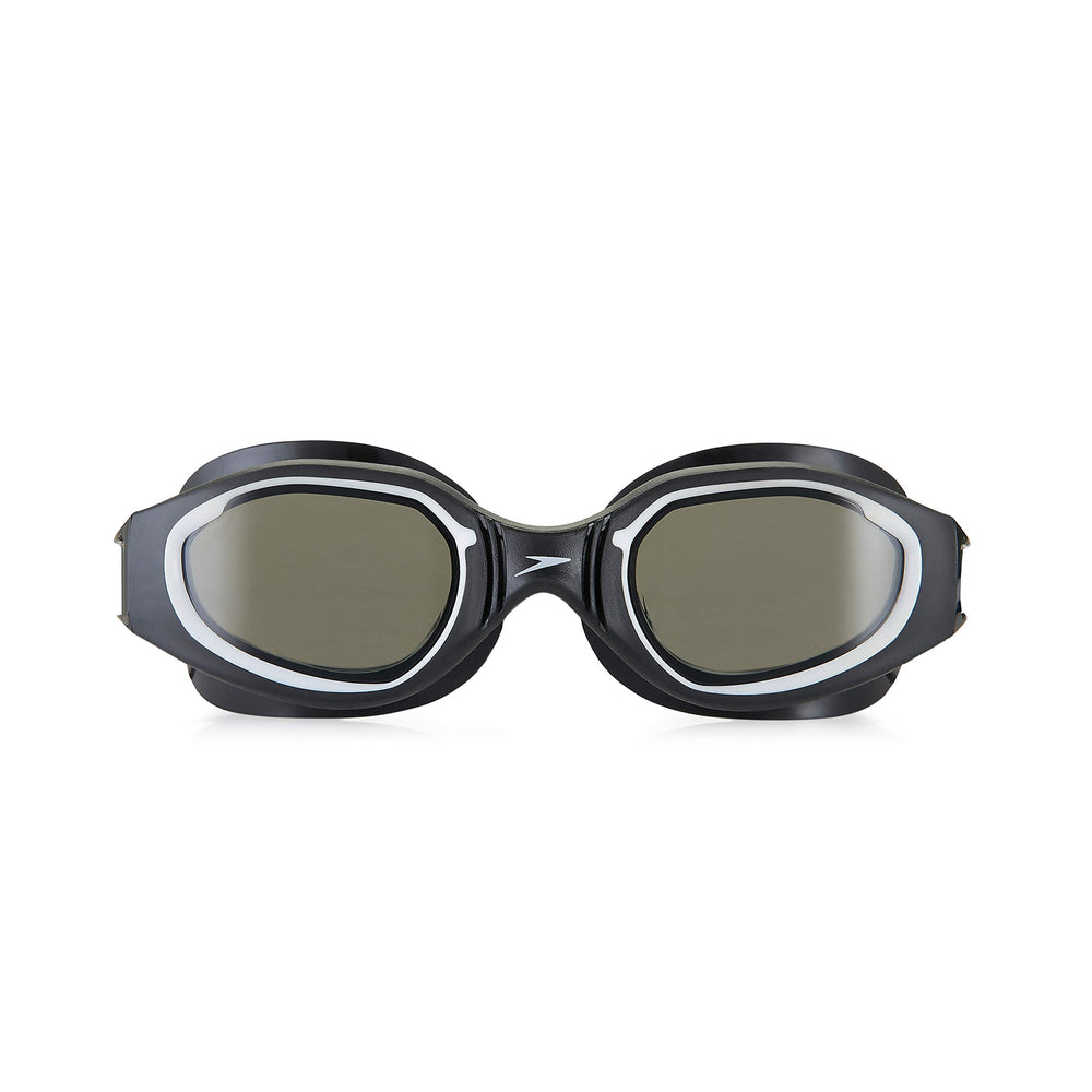 Speedo close-up of flat strap with single-point adjuster for quick fitting